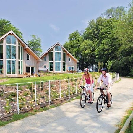 شارد Swandown Lodges المظهر الخارجي الصورة