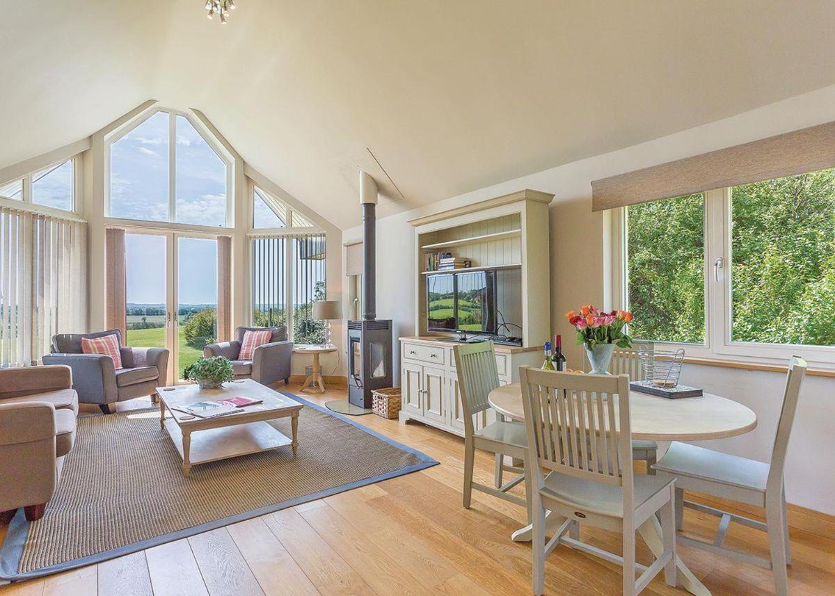 شارد Swandown Lodges المظهر الخارجي الصورة