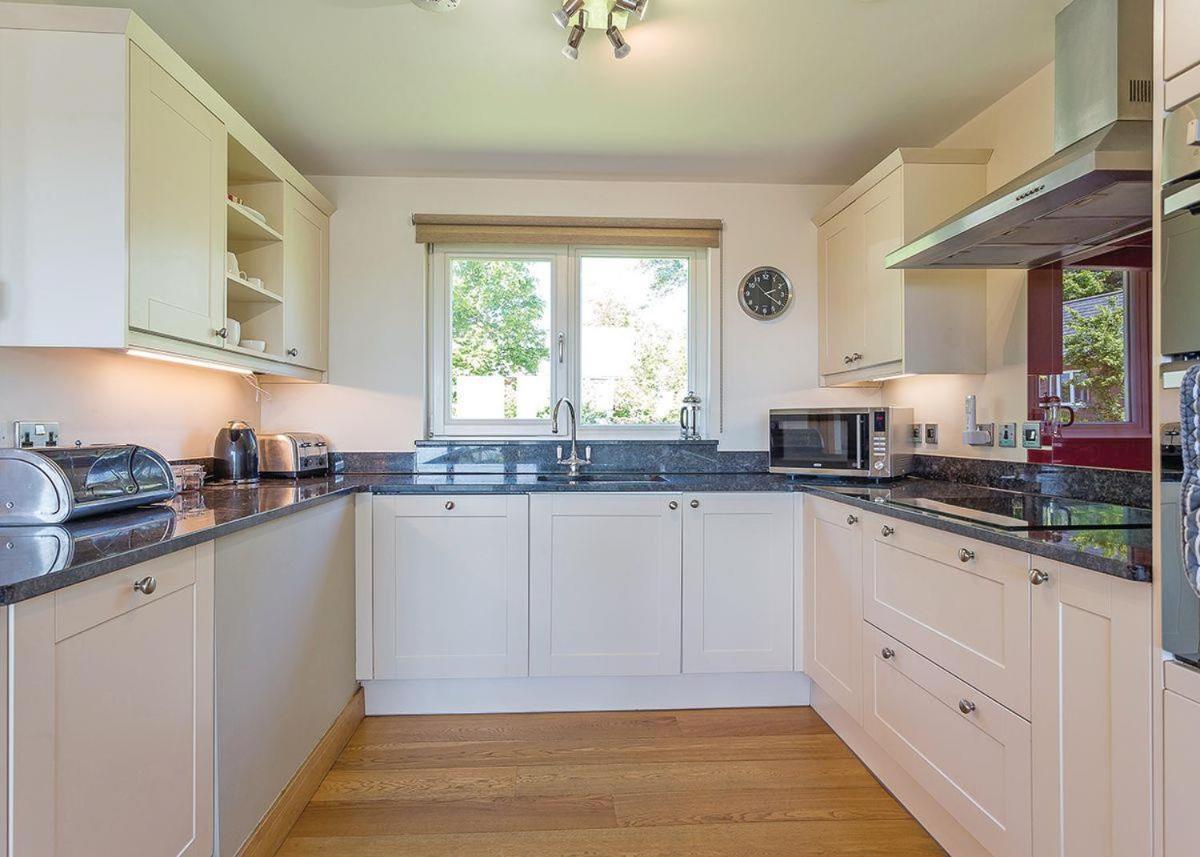 شارد Swandown Lodges المظهر الخارجي الصورة