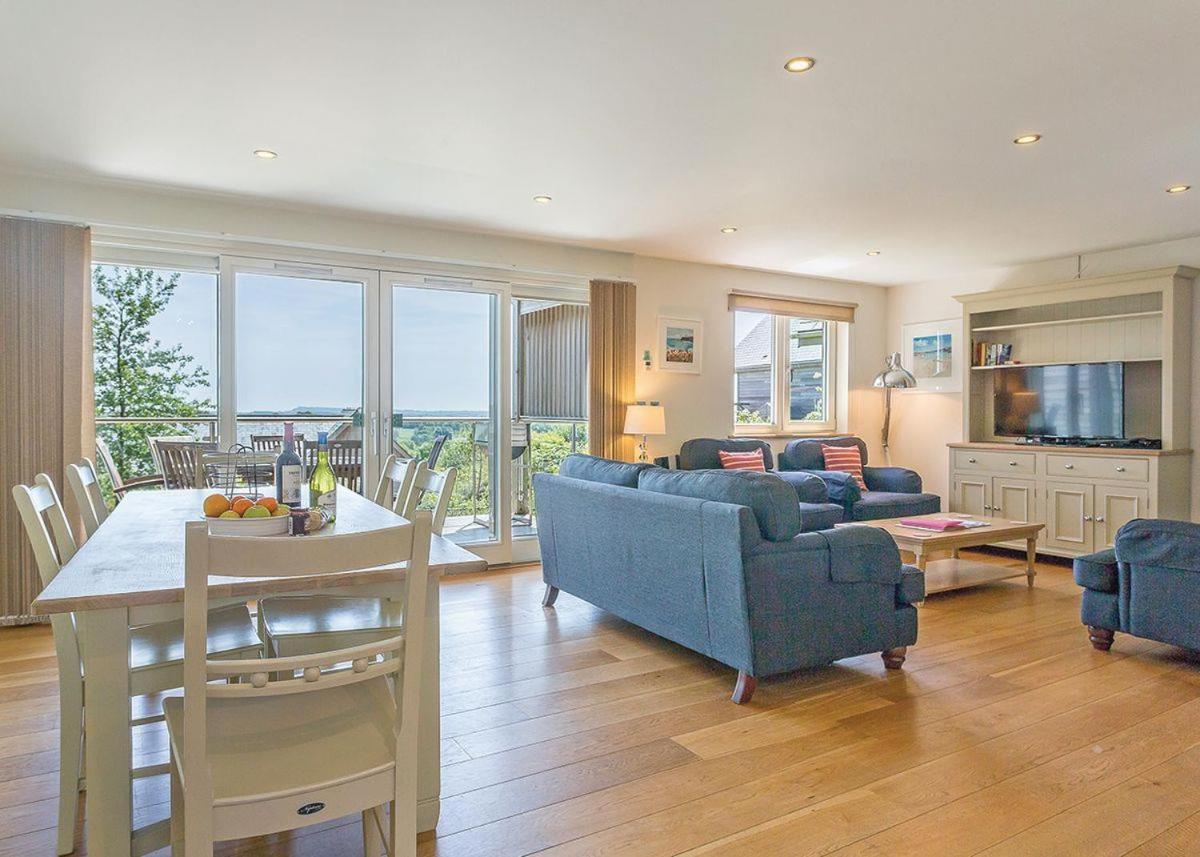 شارد Swandown Lodges المظهر الخارجي الصورة
