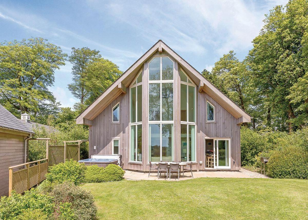 شارد Swandown Lodges المظهر الخارجي الصورة