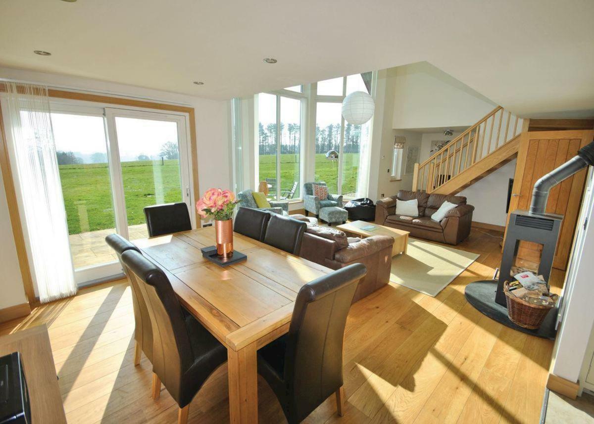 شارد Swandown Lodges المظهر الخارجي الصورة